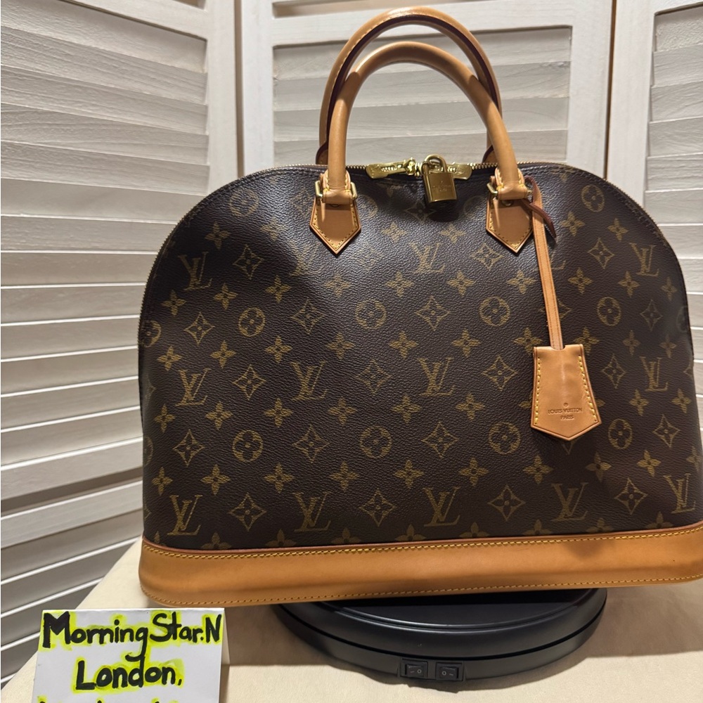 Classic Louis Vuitton Alma MM